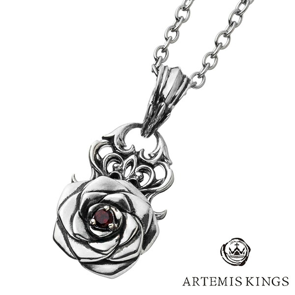 メンズ レディース シルバーアクセサリーブランド「 ARTEMISKINGS ( アルテミスキングス ) 」2021SS Collection薔薇モチーフのペンダント。バチカンとトップ間の唐草が繊細で
