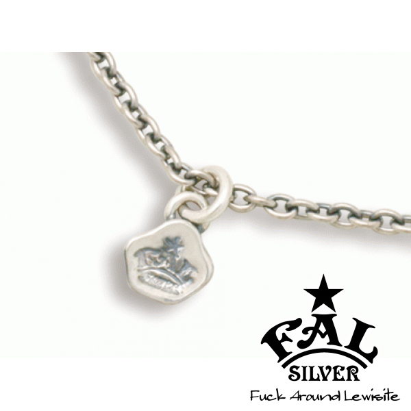 PRADA ロゴプレート シルバーチェーンネックレス PRADA ロゴプレート シルバーチェーンネックレス プラダ(PRADA)の