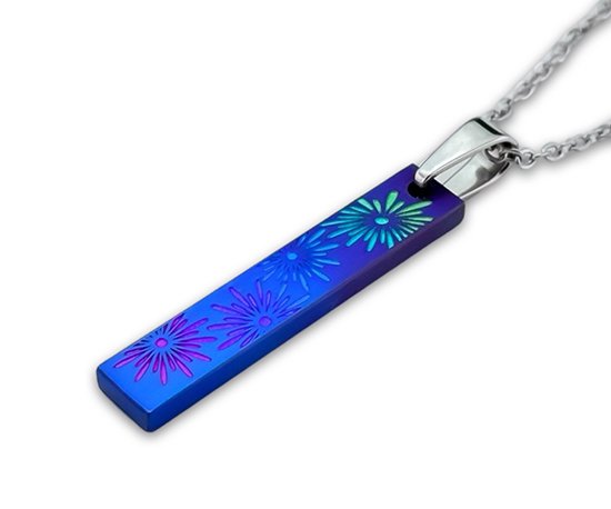 Hizm 札形ペンダントトップ S 閃光散華 純チタン製 チェーン付き